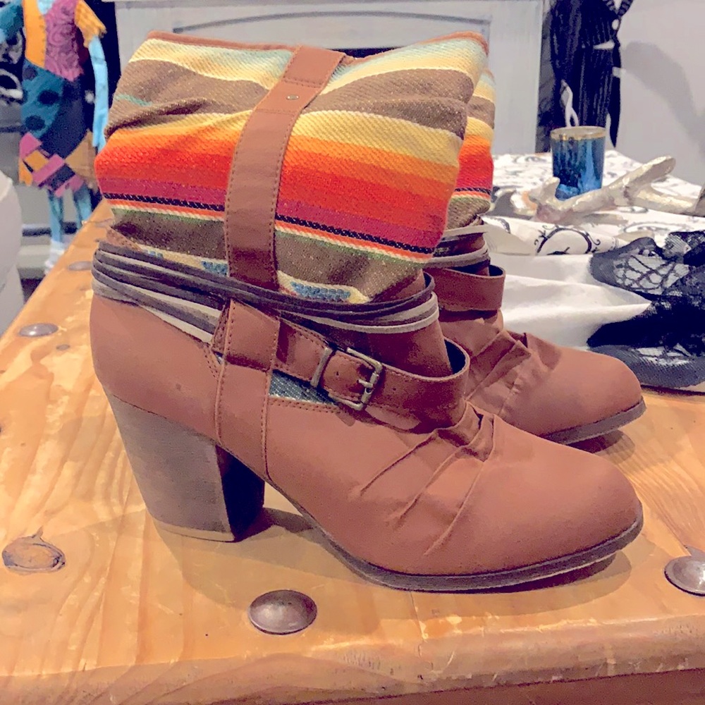 Mossimo Supply Co, colored shirt boots, size 9.5